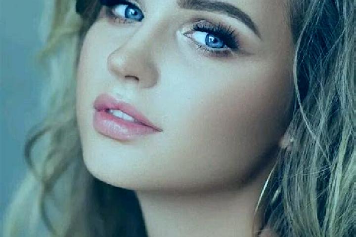 Lucy, 22, a dark blonde blue-eyed caucasian companion based in Kadai. Offering 69, Travel Companion. Available for incall and outcall, day and evening dates.