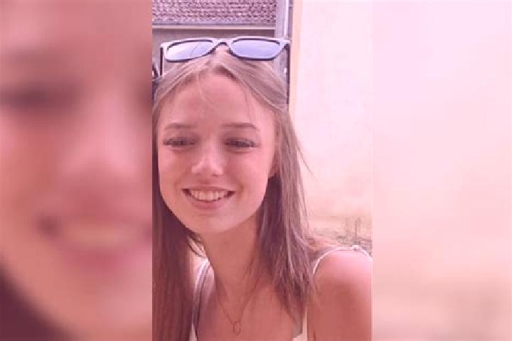 Lucy, 22 — Escort in Brignac-la-Plaine, France