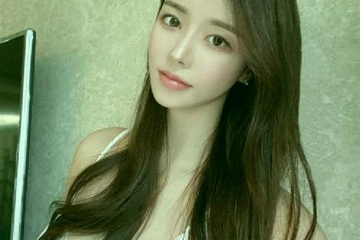 Lucy, 22 — Escort in Lianglin, China