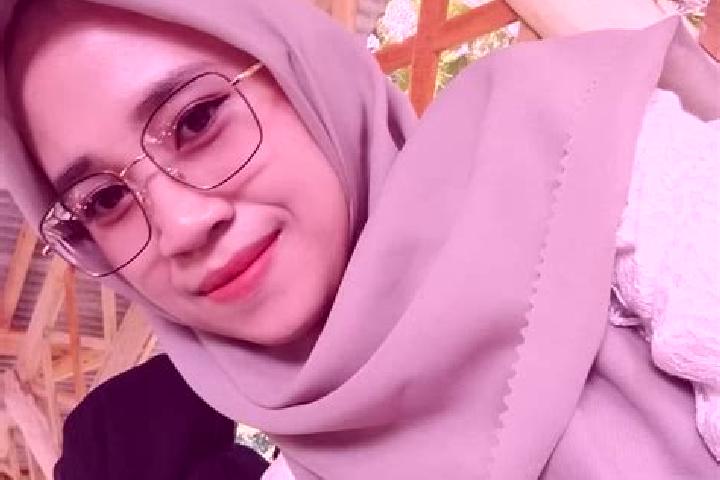 Lucy, 22 — Escort in Sumbergesing Wetan, Indonesia