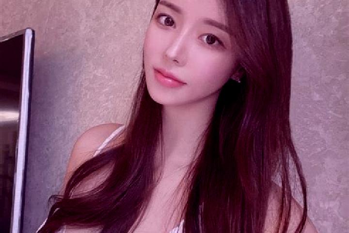 Lucy, 22 — Escort in Yangxiang, China