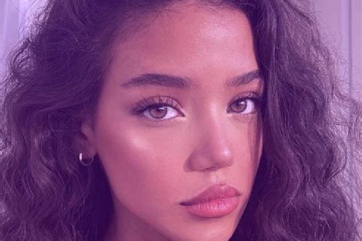 Lucy, 23, a black brown-eyed european companion based in Claro dos Pocoes. Offering Dinner Date, CIM, GFE, Fetish. Available for incall and outcall, day and ...