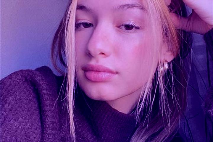 Lucy, 23, a blonde brown-eyed ebony companion based in Comarna. Offering CIM, Overnight, Duos, Deep French Kissing. Available for incall and outcall, overnig...