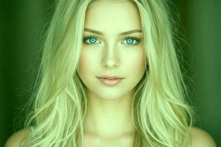 Lucy, 23, a blonde grey-eyed mixed companion based in Haarsteeg. Offering 69, BDSM, Roleplay. Available for incall and outcall, day and evening dates.