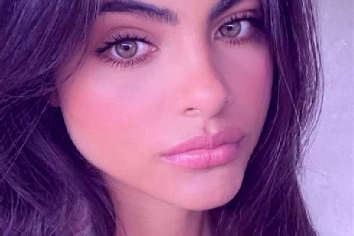 Lucy, 23, a brunette green-eyed mediterranean companion based in Old Harbour Bay. Offering 69, Tantra, Couples, Domination, Prostate Massage. Available for i...