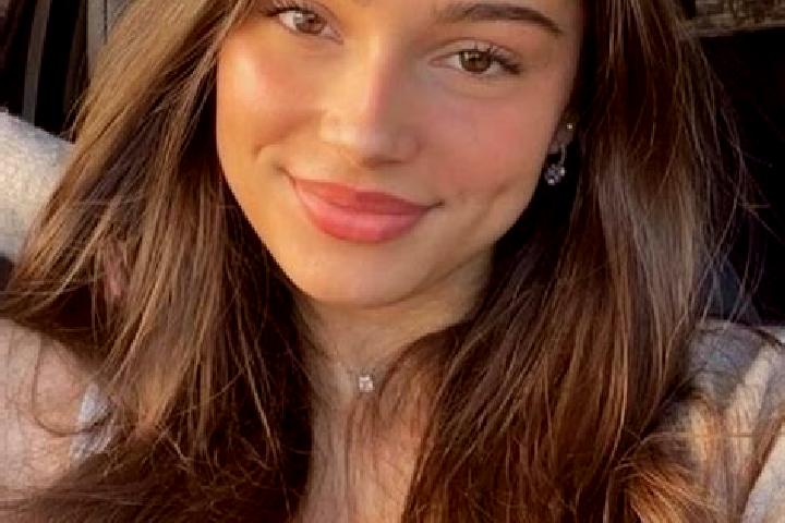 Lucy, 23, a chestnut hazel-eyed mediterranean companion based in Daroot-Korgon. Offering Girlfriend Experience, Erotic Massage, Domination. Available for inc...