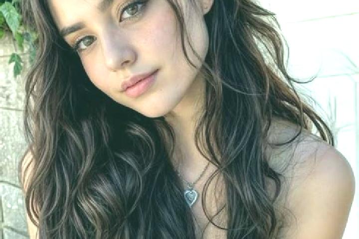 Lucy, 23, a chestnut hazel-eyed mixed companion based in Abrud. Offering Fetish, Roleplay, Striptease. Available for incall and outcall, overnight bookings a...