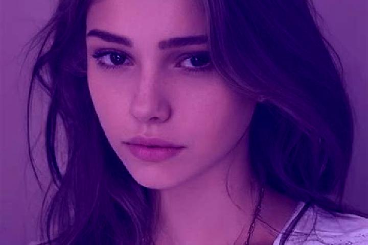 Lucy, 23, a chestnut hazel-eyed slavic companion based in Lewisport. Offering GFE, OWO, Dinner Date. Available for incall and outcall, day and evening dates.