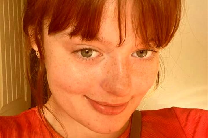 Lucy, 23, a red brown-eyed mixed companion based in Pottendorf. Offering 69, Roleplay, BDSM, Fetish. Available for incall and outcall, day and evening dates.