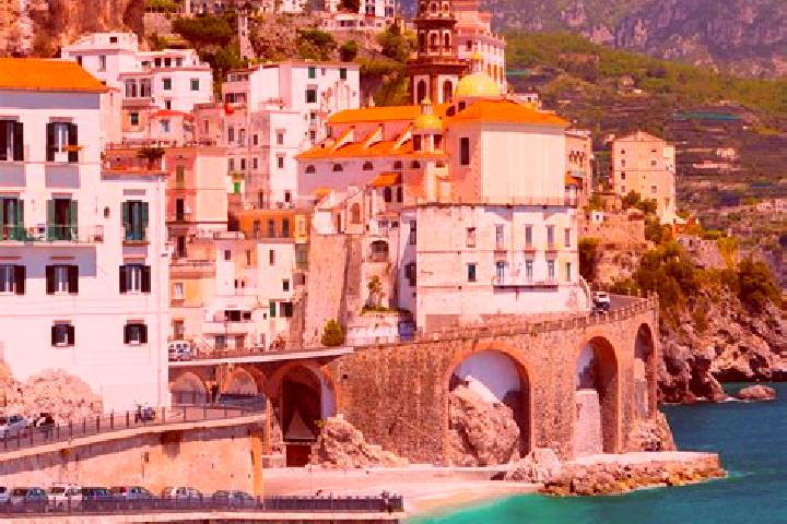 Lucy, 23 — Escort in Cavallasca, Italy