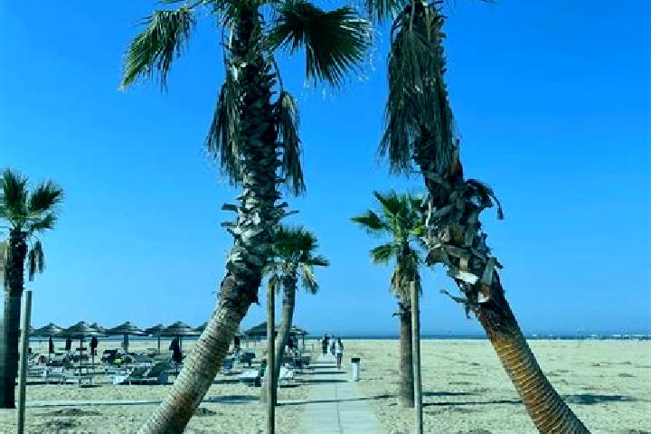 Lucy, 23 — Escort in Lido degli Estensi, Italy
