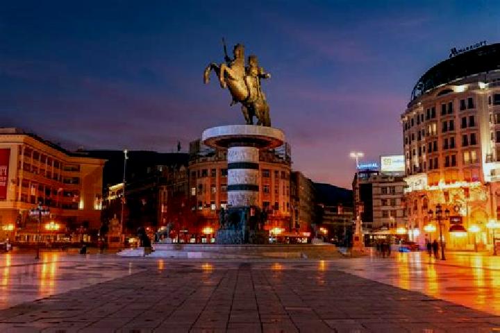 Lucy, 23 — Escort in Radishani, North Macedonia