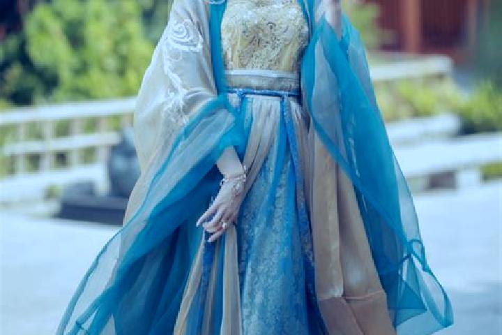 Lucy, 23 — Escort in Shixi, China