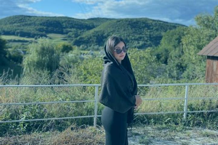 Lucy, 23 — Escort in Valea Oilor, Romania