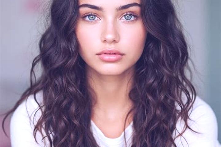 Lucy, 24, a brunette amber-eyed mediterranean companion based in Augignac. Offering Fetish, Travel Companion, Girlfriend Experience, Erotic Massage. Availabl...