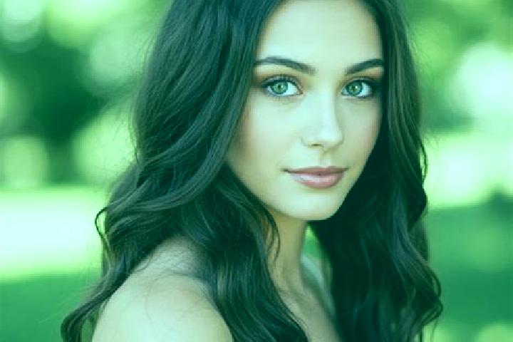 Lucy, 24, a brunette hazel-eyed european companion based in Chiras. Offering Erotic Massage, CIM, Tantra, Dinner Date, Duos. Available for incall and outcall...