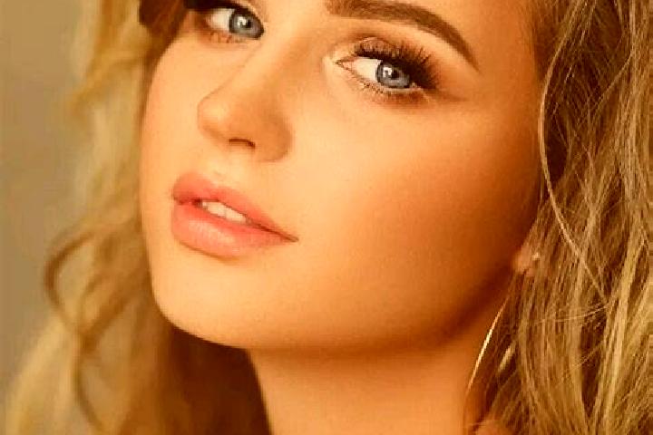 Lucy, 24, a dark blonde blue-eyed slavic companion based in Belozernyy. Offering Dinner Date, Travel Companion, Duos. Available for incall and outcall, day a...