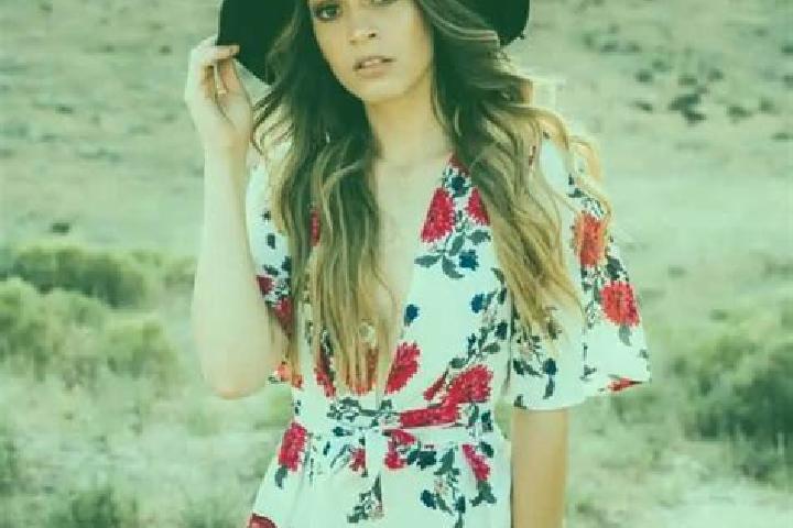 Lucy, 24 — Escort in El Paso, Spain