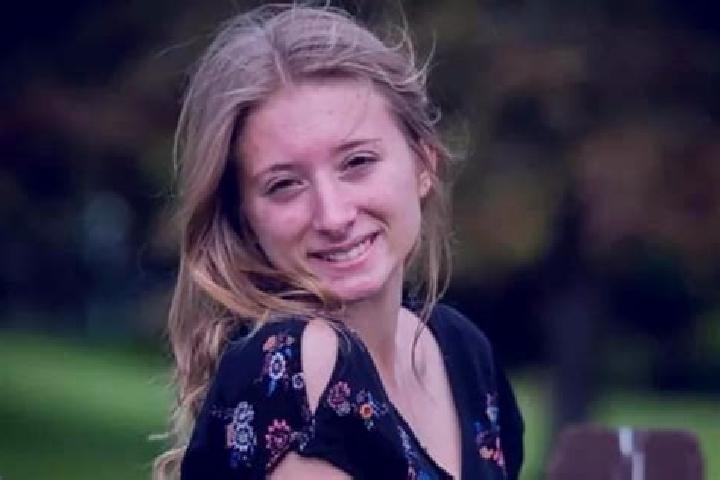 Lucy, 24 — Escort in Hebron, United States