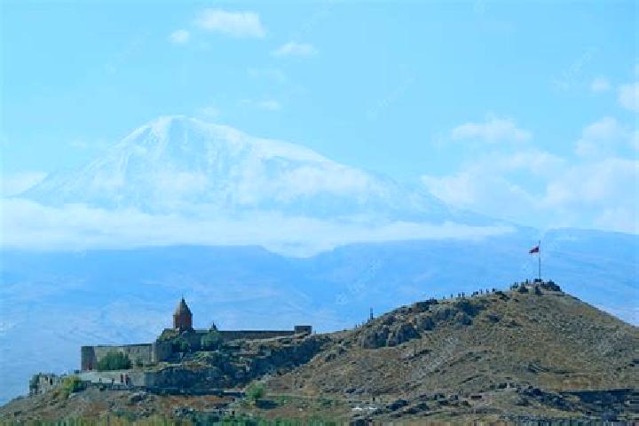 Lucy, 24 — Escort in Kurtan, Armenia
