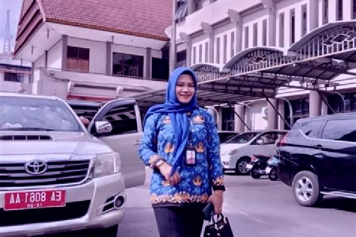 Lucy, 24 — Escort in Labangka Satu, Indonesia