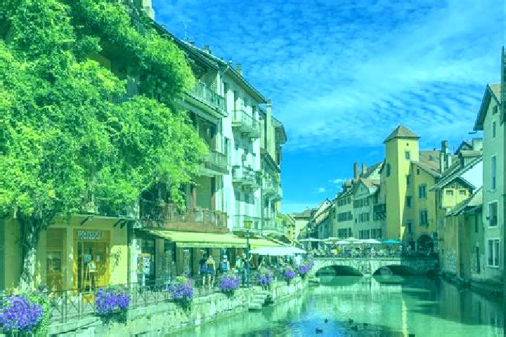 Lucy, 24 — Escort in Myennes, France