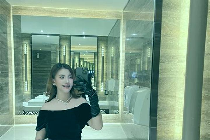 Lucy, 24 — Escort in Niny, Russia