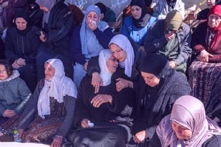 Lucy, 24 — Escort in Qaryut, Palestine