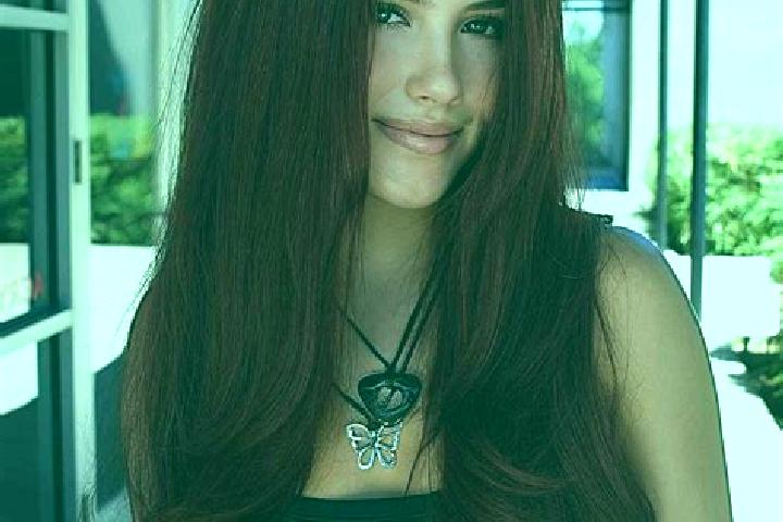 Lucy, 25, a auburn dark-eyed slavic companion based in Hurdal. Offering Massage, GFE, Fetish. Available for incall and outcall, overnight bookings available.