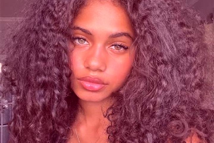 Lucy, 25, a black blue-eyed ebony companion based in Razboienii de Jos. Offering Tantra, A-Level, Erotic Massage. Available for incall and outcall, overnight...