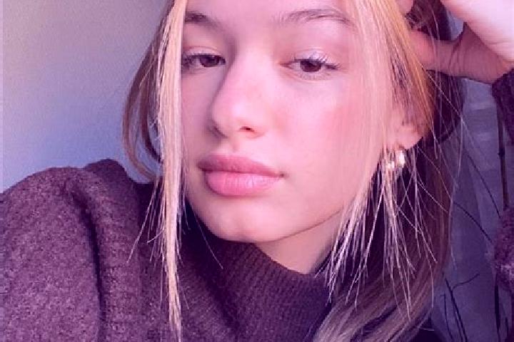 Lucy, 25, a blonde brown-eyed caucasian companion based in Casseneuil. Offering Overnight, GFE, OWO, CIM. Available for incall and outcall, overnight booking...