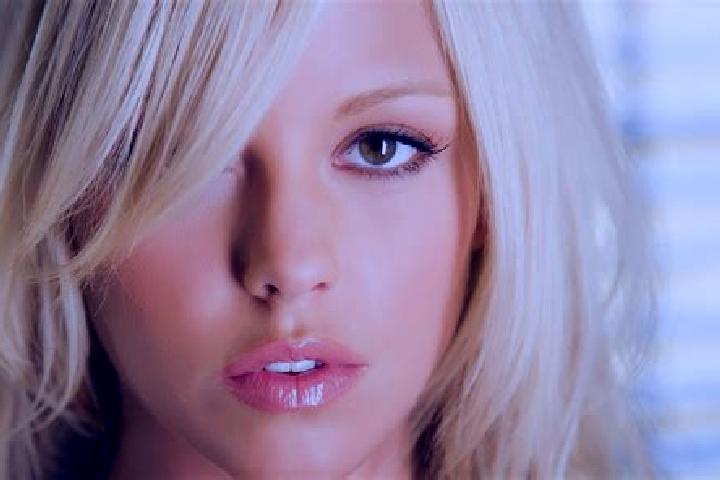 Lucy, 25, a blonde brown-eyed slavic companion based in Onsong. Offering Dinner Date, A-Level, Party Girl, BDSM, Domination. Available for incall and outcall...