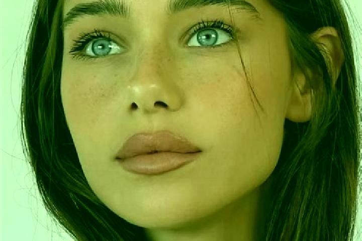 Lucy, 25, a brunette blue-eyed latina companion based in San Lorenzo. Offering GFE, Travel Companion, Duos. Available for incall and outcall, day and evening...