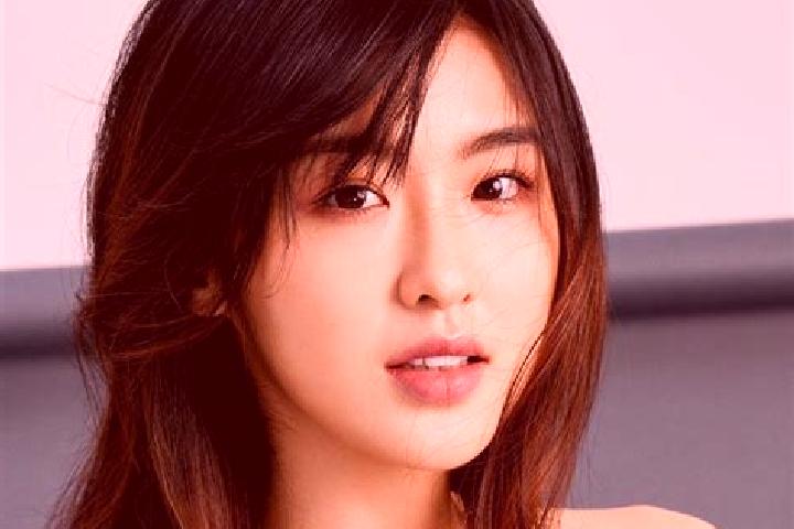 Lucy, 25 — Escort in Luorong, China