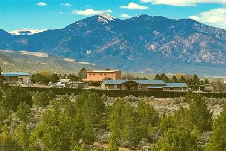 Lucy, 25 — Escort in Ranchos de Taos, United States