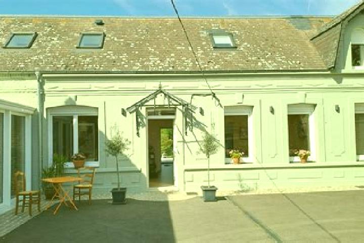Lucy, 25 — Escort in Rumaucourt, France