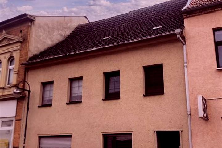 Lucy, 25 — Escort in Schildau, Germany