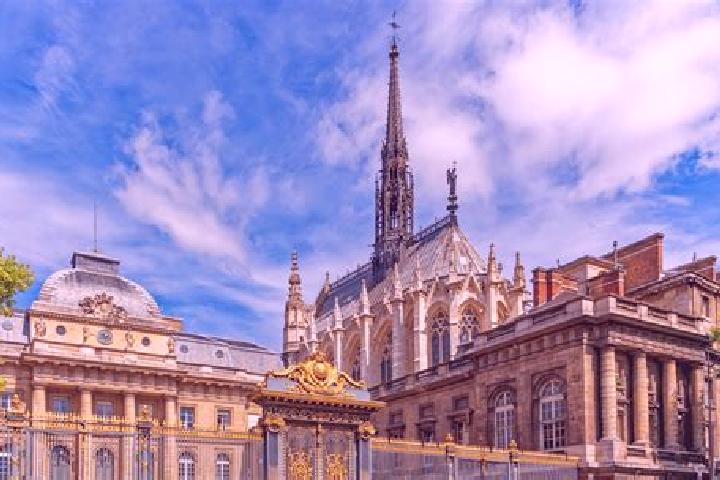 Lucy, 25 — Escort in Vieille Chapelle, France