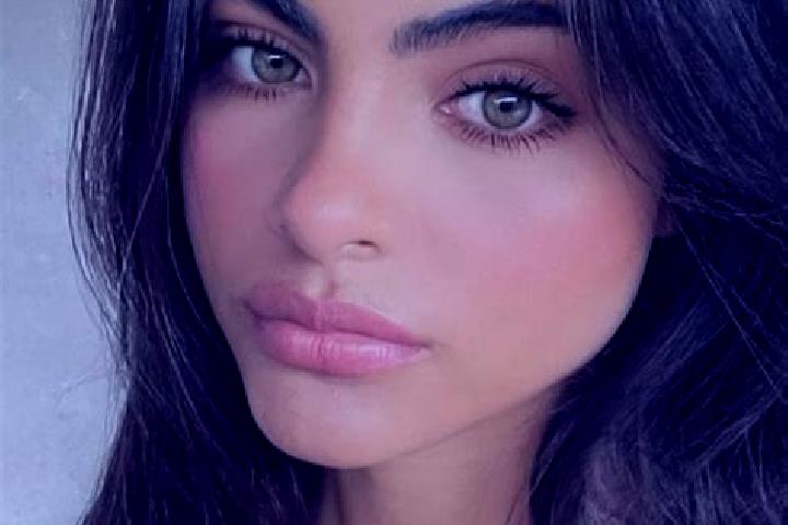 Lucy, 26, a brunette dark-eyed middle eastern companion based in Talmontiers. Offering Duos, Overnight, Party Girl. Available for incall and outcall, overnig...