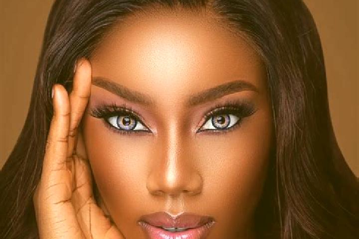Lucy, 26, a chestnut blue-eyed ebony companion based in UEydzen. Offering CIM, Duos, Dinner Date, Striptease. Available for incall and outcall, overnight boo...