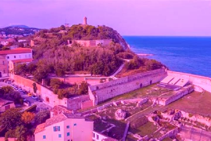 Lucy, 26 — Escort in Acquaviva Picena, Italy