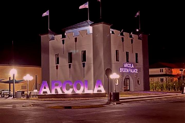 Lucy, 26 — Escort in Arcola, United States