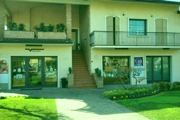 Lucy, 26 — Escort in Cascina Nuova, Italy