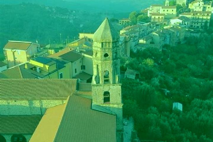 Lucy, 26 — Escort in Cuccaro Vetere, Italy