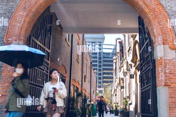 Lucy, 26 — Escort in Xilu, China