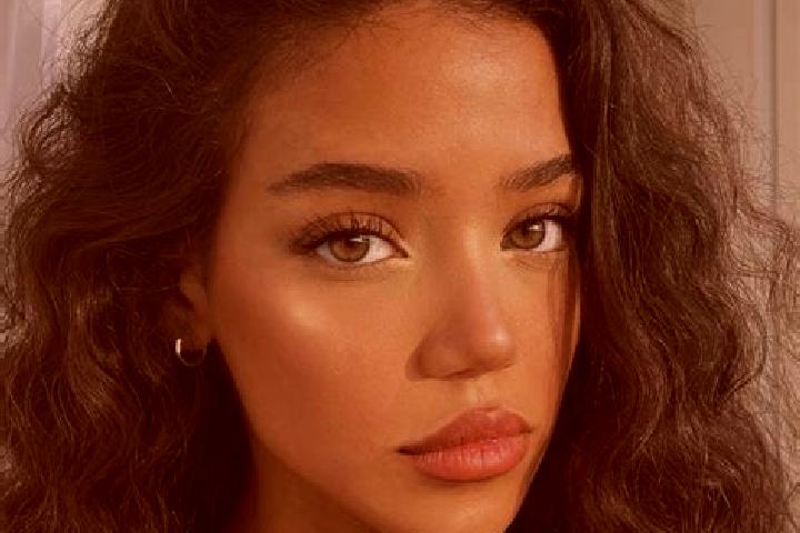 Lucy, 27, a black brown-eyed caucasian companion based in Atamanskaya. Offering CIM, Dinner Date, BDSM, 69, Fetish. Available for incall and outcall, day and...