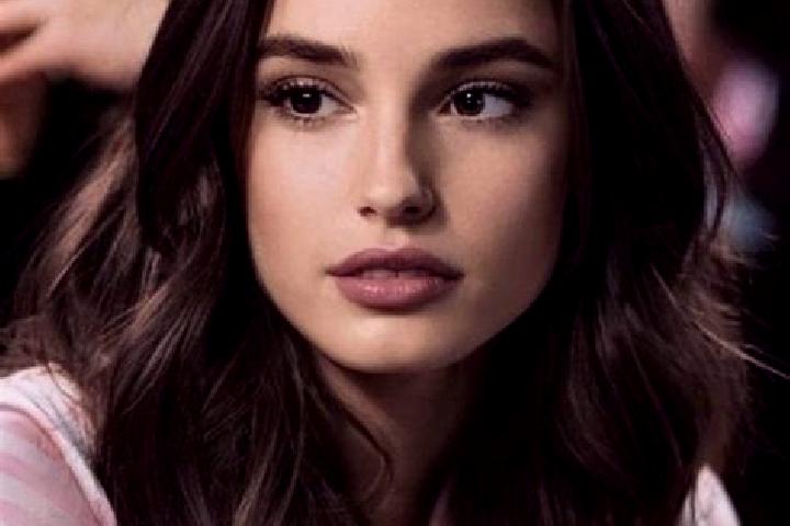 Lucy, 27, a brunette brown-eyed slavic companion based in Zaprudnya. Offering Roleplay, Domination, Erotic Massage. Available for incall and outcall, day and...