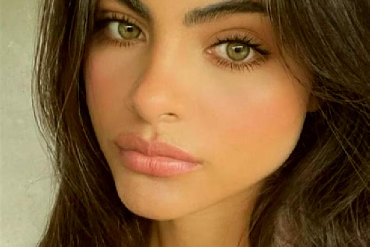 Lucy, 27, a brunette green-eyed caribbean companion based in Maghar. Offering Duos, Tantra, Roleplay, 69. Available for incall and outcall, day and evening d...
