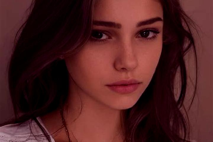 Lucy, 27, a chestnut brown-eyed slavic companion based in Pustoshka. Offering Tantra, CIM, Roleplay. Available for incall and outcall, day and evening dates.