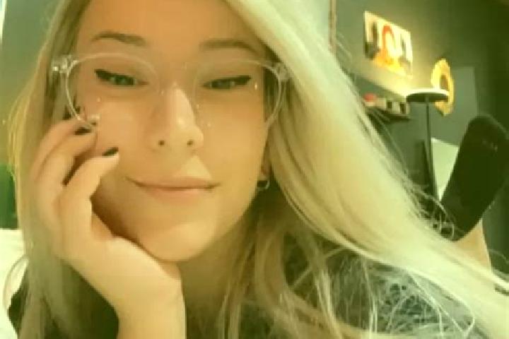 Lucy, 27, a platinum blonde dark-eyed mediterranean companion based in General Jose Eduvigis Diaz. Offering Fetish, Domination, Party Girl, GFE, Deep French ...